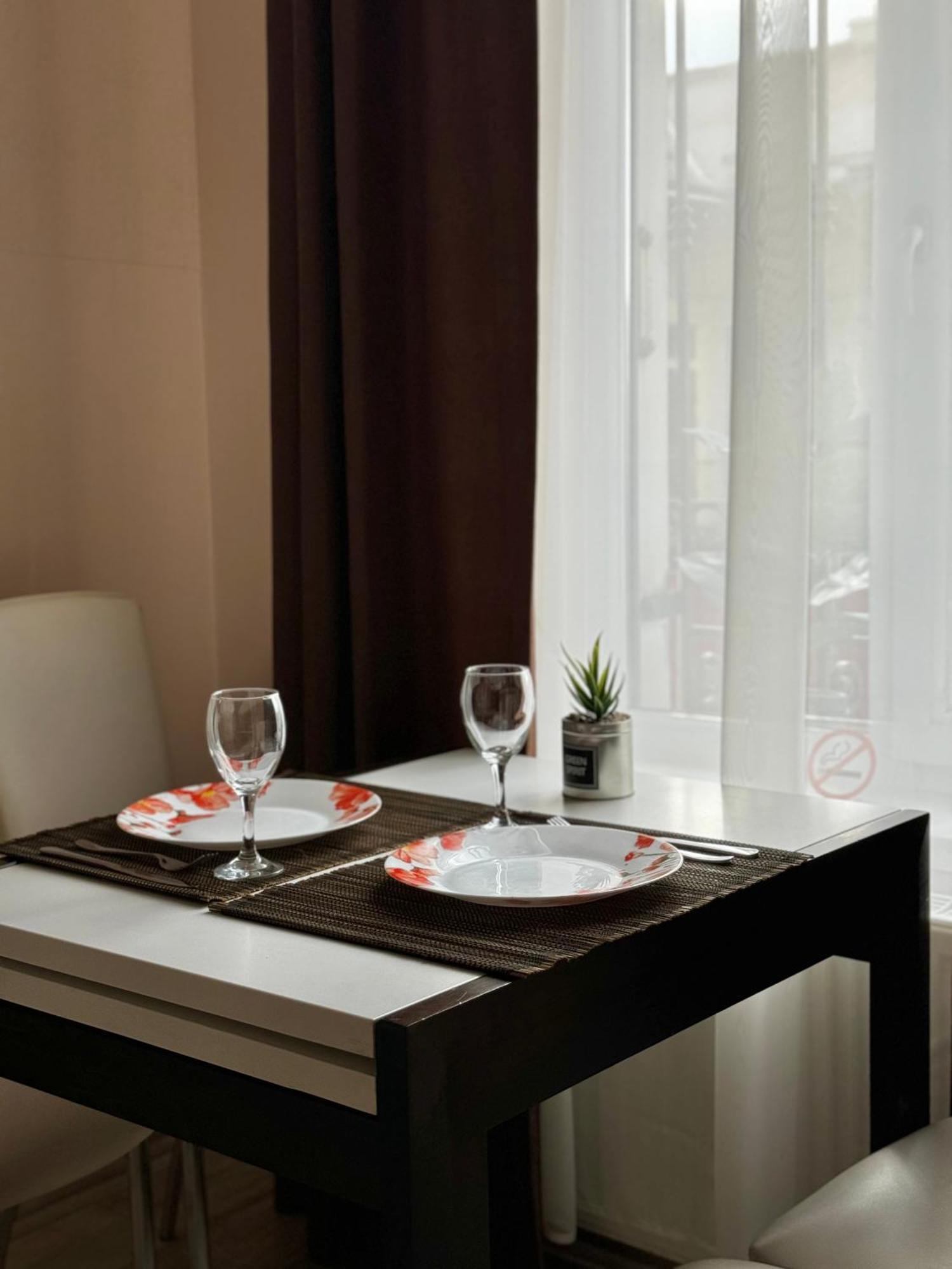 Opera House Apartment Lviv Eksteriør billede